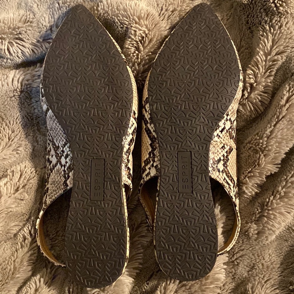 ESPRIT Sandals - Picture 2 of 2